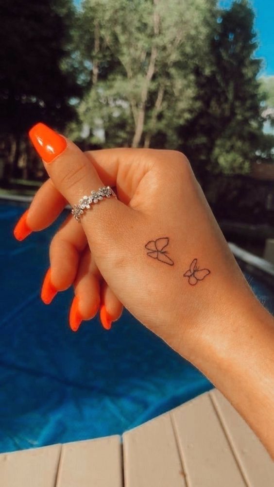 134 Small Hand Tattoos That Had Us Wishing For More Hands  Bored Panda